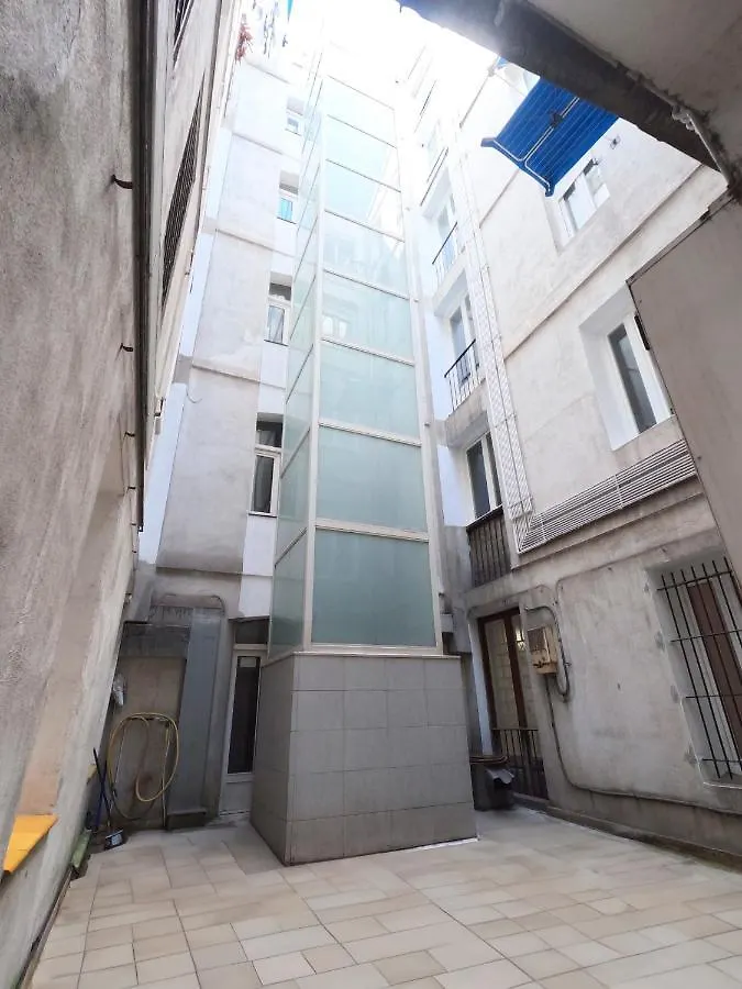 Casual Arriaga 2*, Bilbao Spain